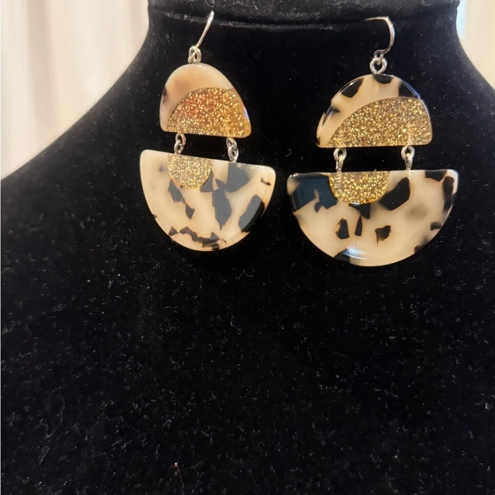 Tortoise‎ Shell and Gold Dangle Earrings